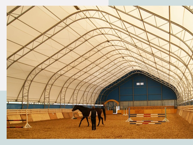 Строительство конных манежей в Мценске